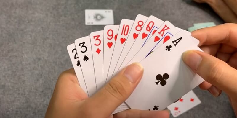 Mẹo chơi bài Phỏm hay cho các newbie